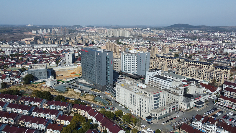 俯瞰上海交通大學醫學院附屬仁濟醫院廣德協作醫院。廣德市委宣傳部供圖