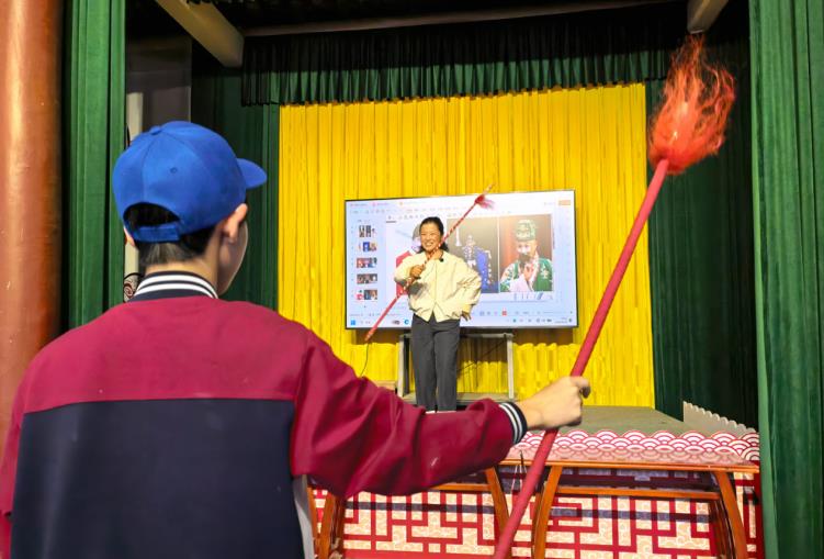 学习戏曲表演。