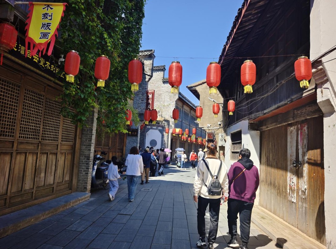 马鞍山市含山县：“五一”玩转运漕 探案看戏逛工坊