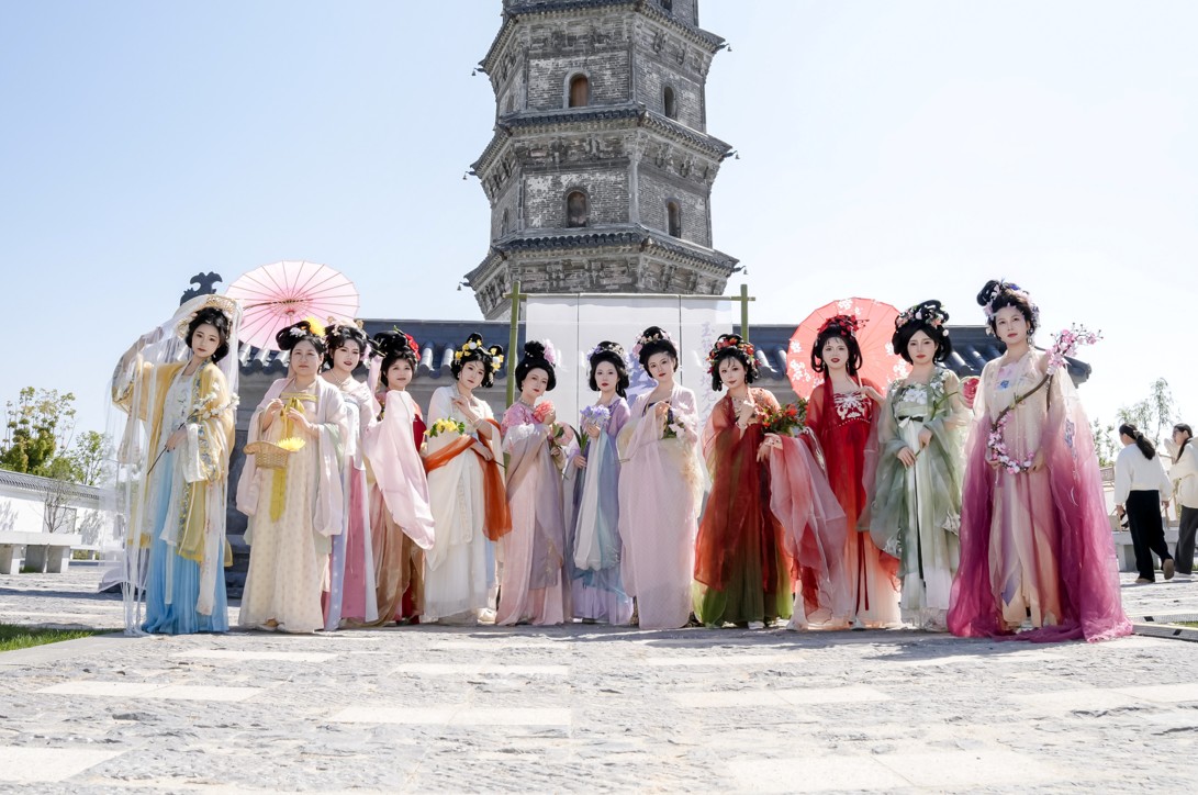 十二位“花神”。