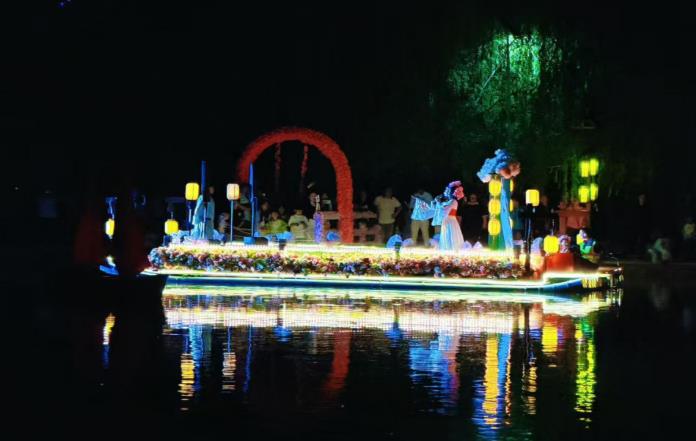 沉浸式滨水夜游。蒙城县文旅局供图