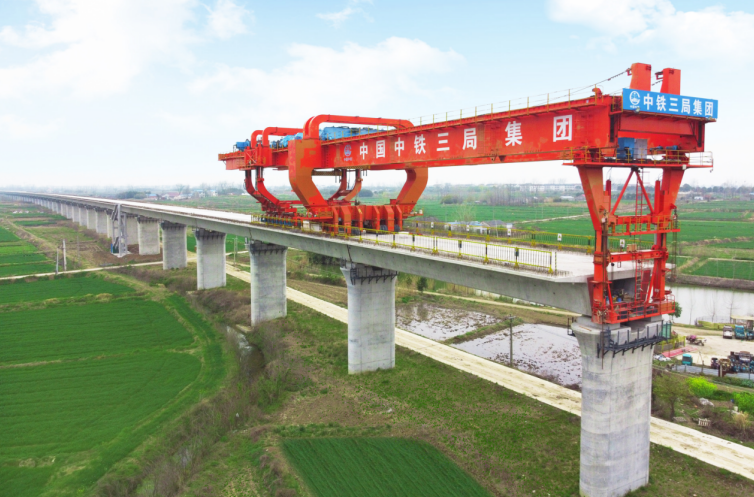 建设中的宁淮城际铁路天长段。臧小盟 摄