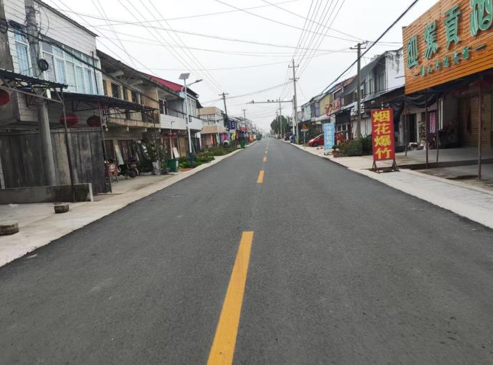 S242“白改黑”及馬頭集社區雨水管網建設。