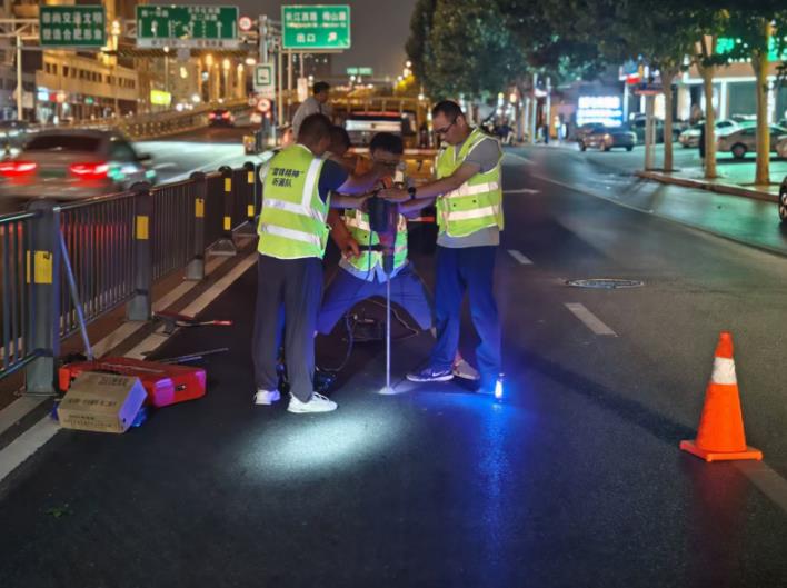 夜间抢修现场。合肥水务集团供图