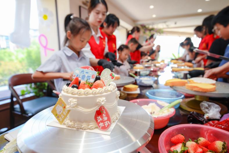 铜陵义安区：童趣迎“六一”甜蜜伴成长(图1)