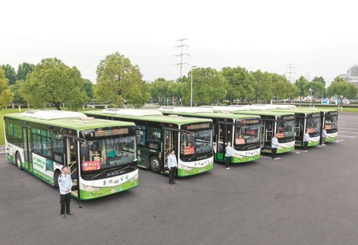 129台公交車加入愛心送考。