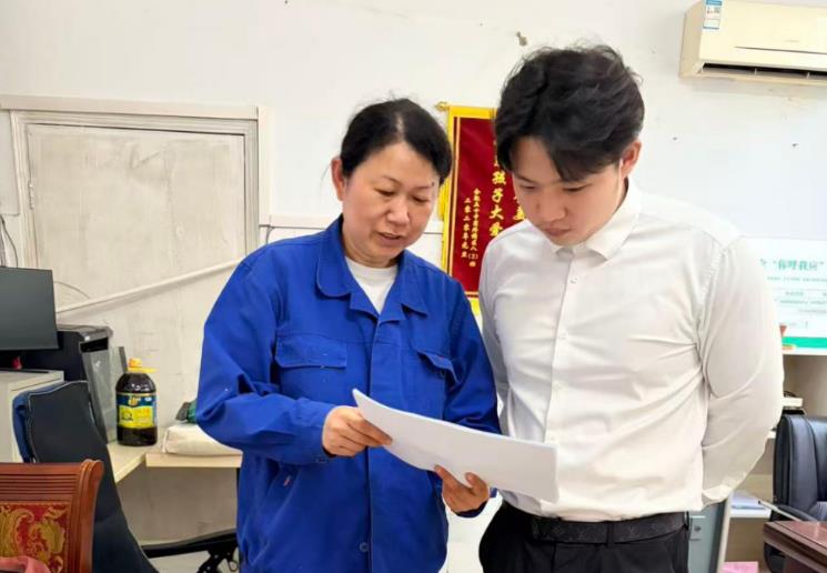 燃气工作人员科普安全用气知识和应急处置方法。合燃华润燃气供图