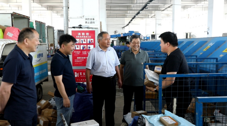 庐江县新业态新就业群体党建工作指导站工作人员深入企业调研