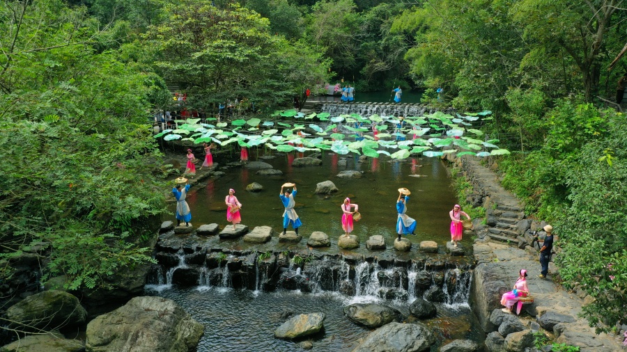 《天降仙缘》沉浸式实景舞剧。江雪飞摄