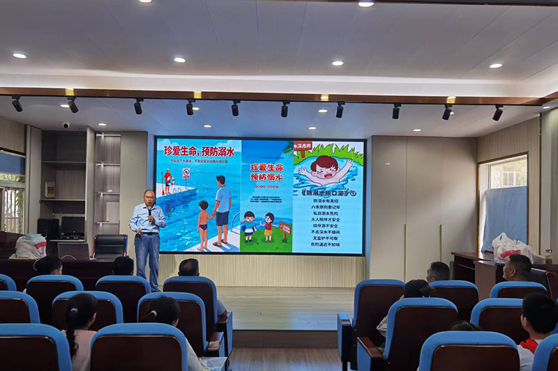 安全宣傳走進校園。