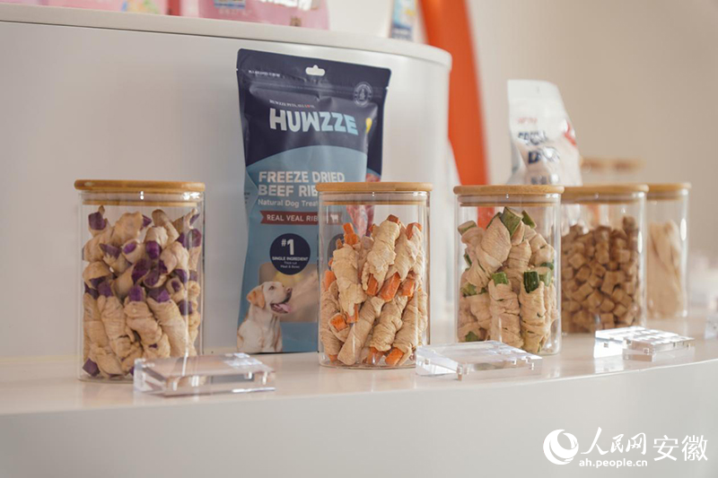 亚鲁特食品（安徽）有限公司生产的宠物食品。人民网记者 陈若天摄