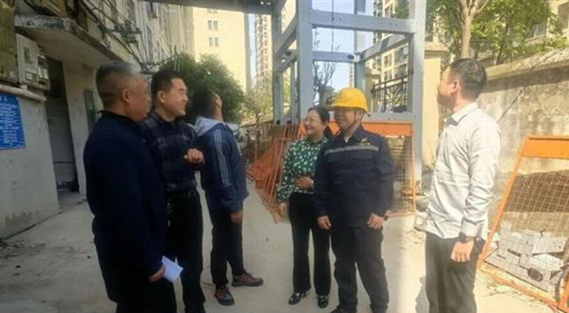 阜南县中医院家属院加装电梯前期施工现场。