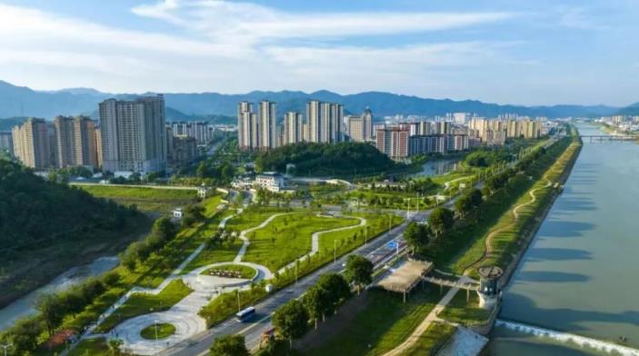 东至全景。