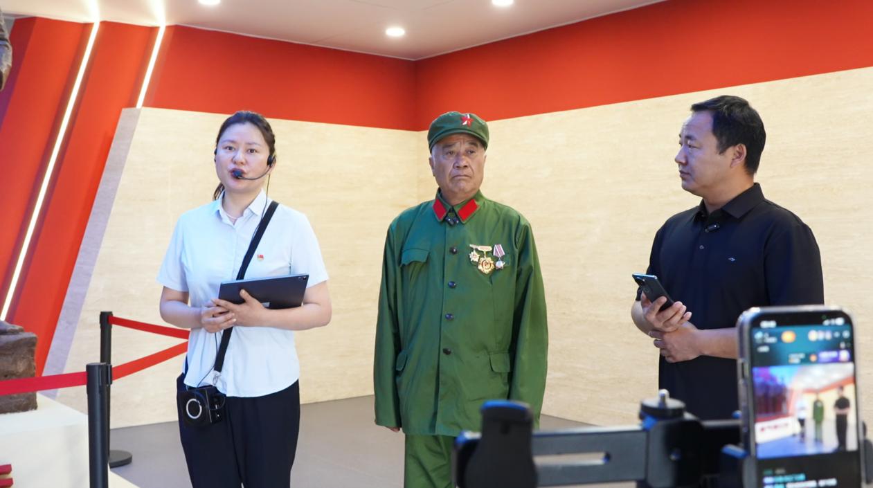 皖东北革命根据地纪念馆展厅内实景云端宣讲。刘文化摄