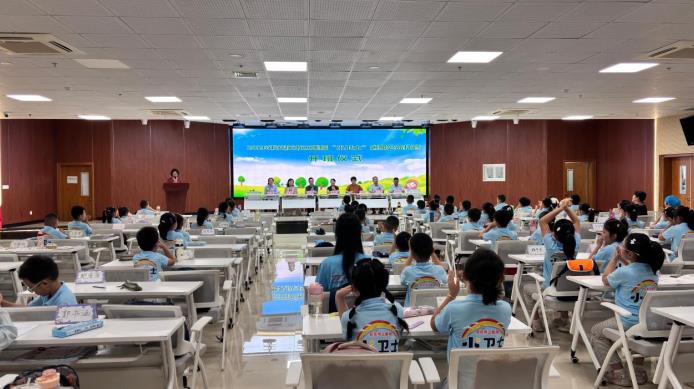 开班仪式现场。杨琴摄