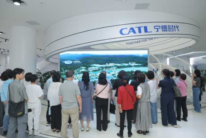 客户节将课堂搬进了全球动力电池巨头宁德时代的智能化生产基地。