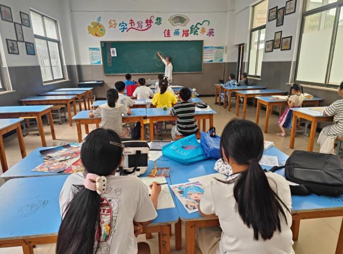 官方“带娃”有妙招!淮南市潘集区暑期兴趣班让孩子“暑”有所乐(图2)