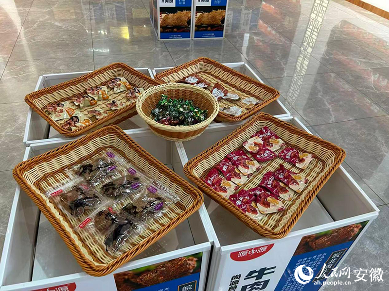 阜阳市尚源食品有限公司产品展示。人民网记者 陈若天摄