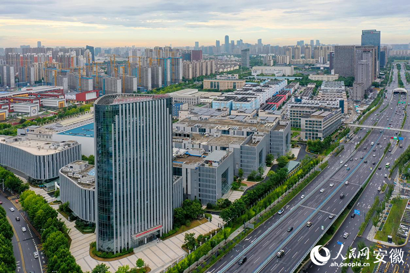 合肥综合性国家科学中心大健康研究院。人民网记者 陈若天摄