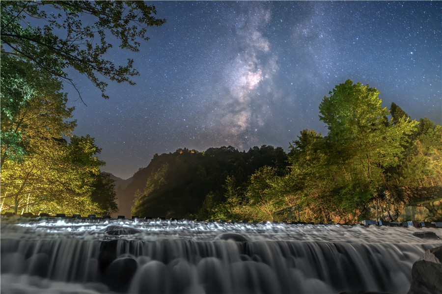 邂逅山间银河
