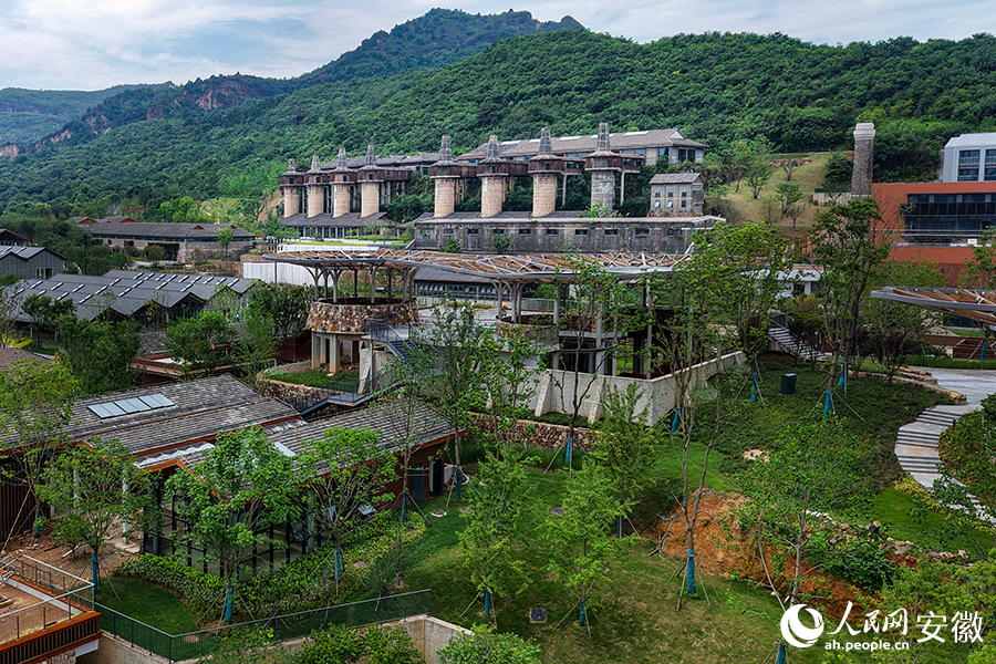 改造中的矾花源文旅度假区。人民网记者 苗子健