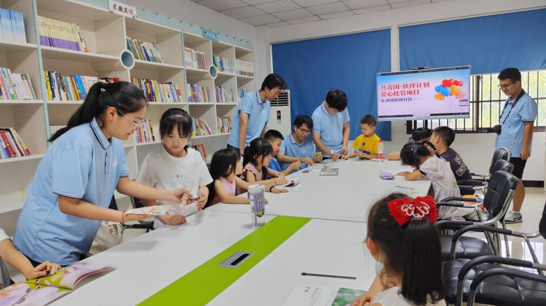 聯動合肥工業大學“三下鄉”實踐隊開展新就業群體子女托管服務。