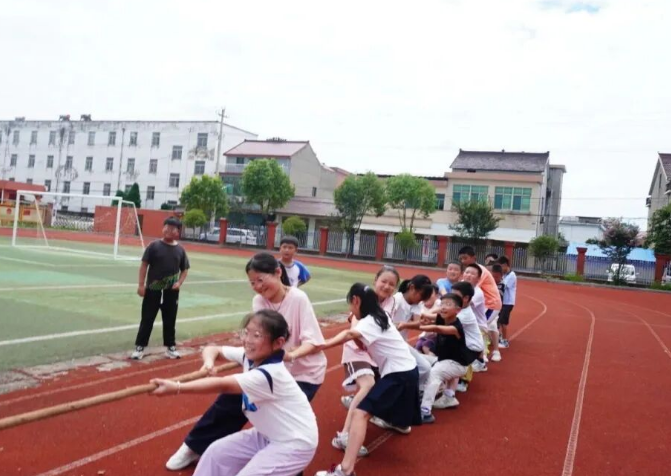 铜陵市郊区:趣味运动燃童心团结协作共成长(图1)