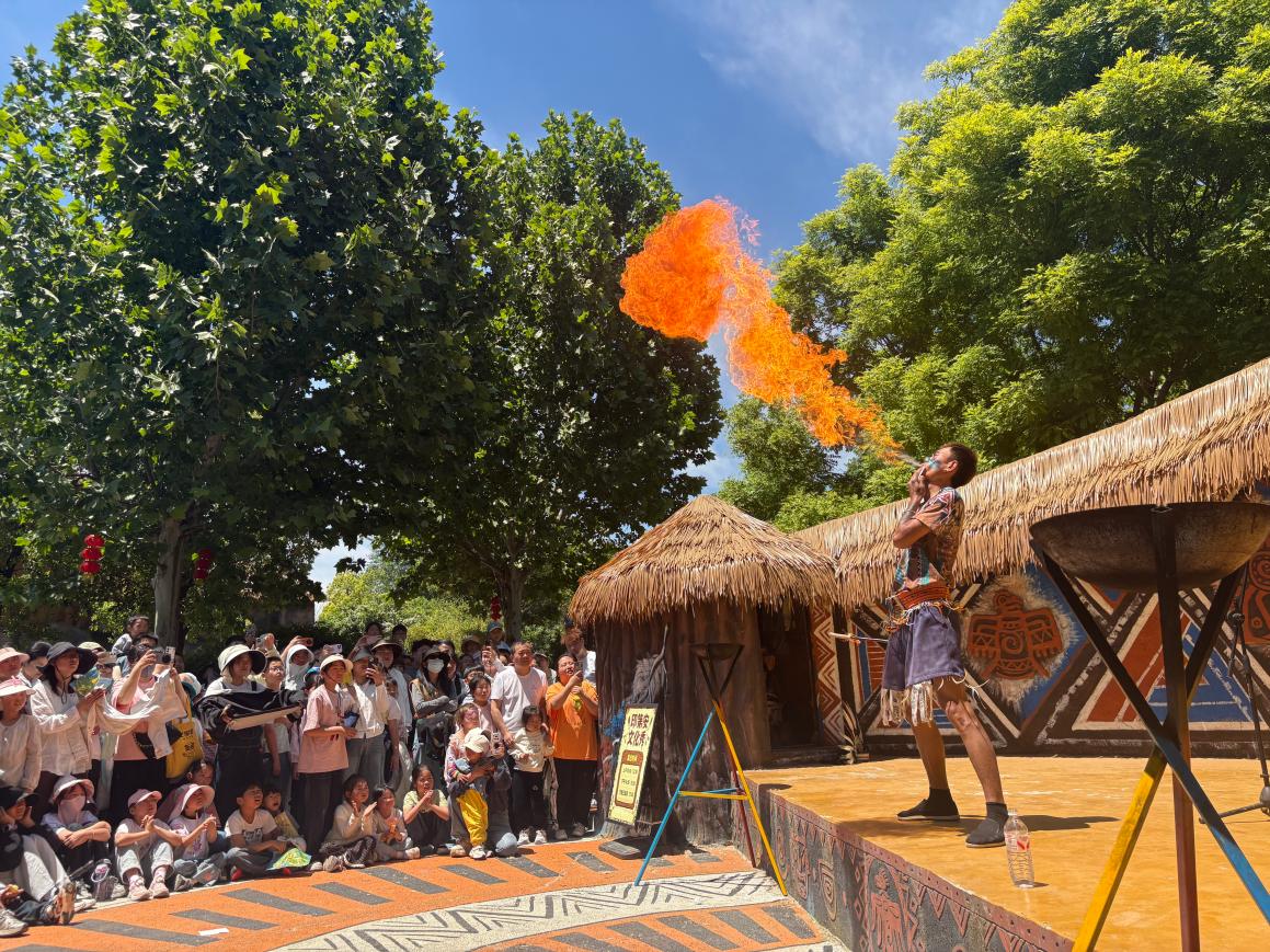 魔幻動物園實景演出。趙懷勇攝