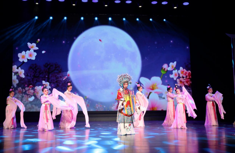 节目展演。王嫣然摄