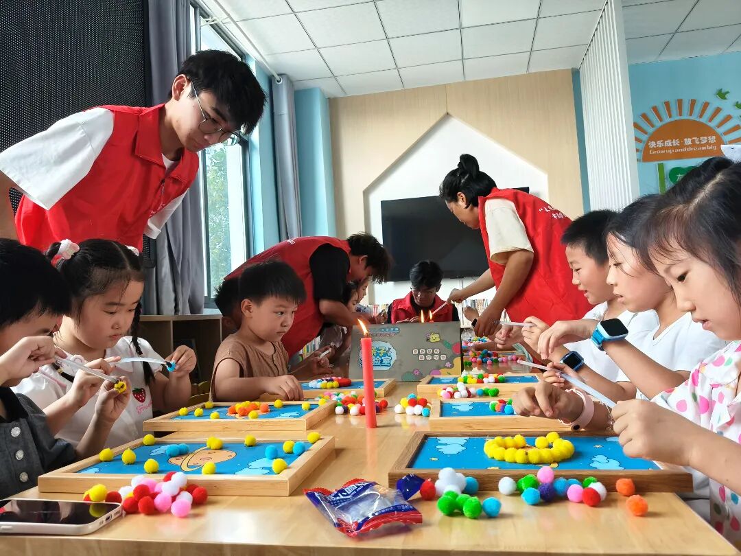 亲子手工活动现场。杜集区委宣传部供图