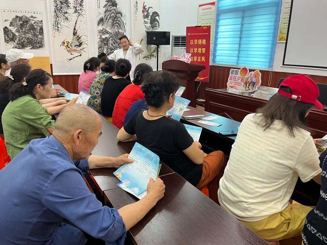 “伏夏养生”健康科普活动。杜集区委宣传部供图