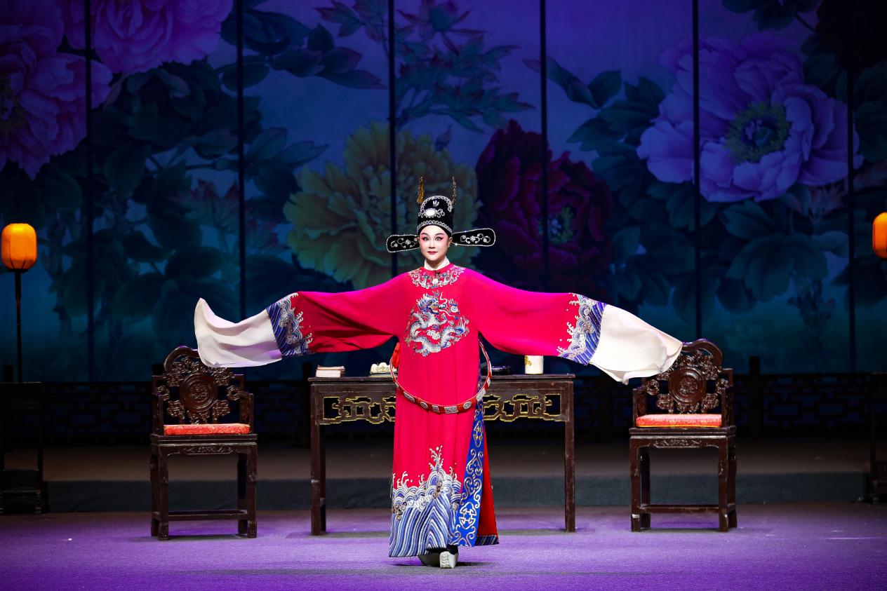 严凤英母团经典焕新，黄梅戏全国巡演启航。