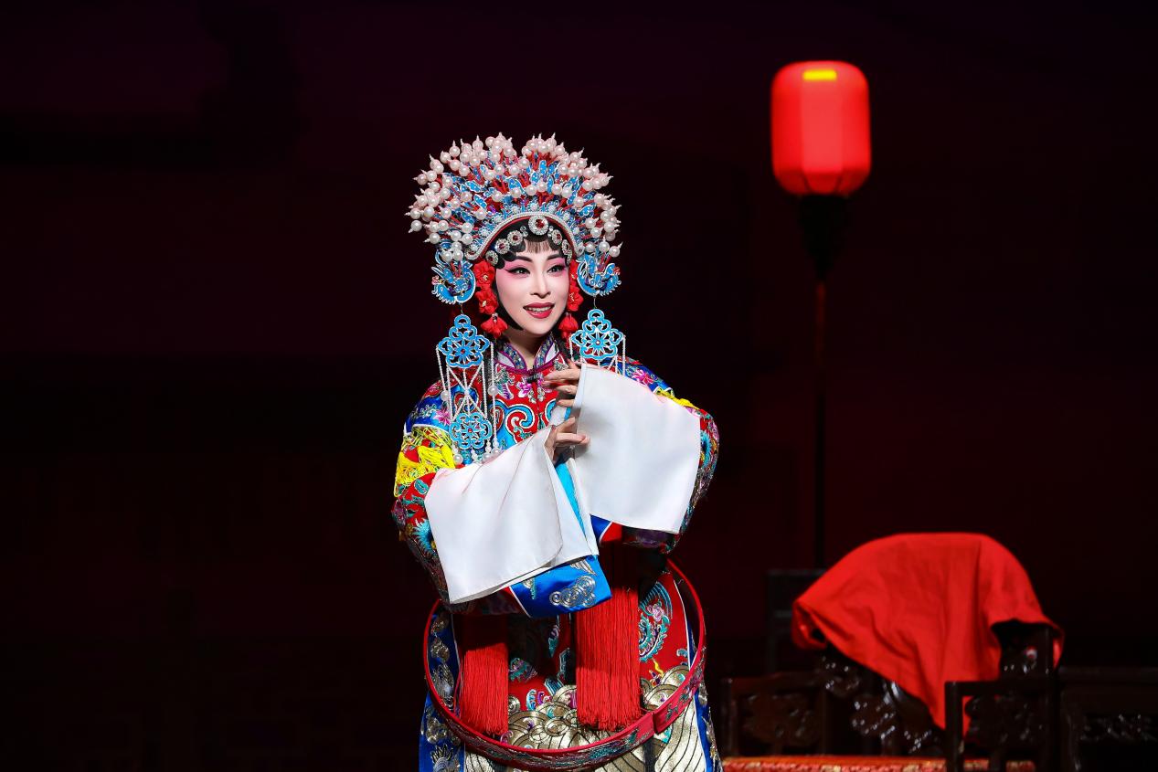 严凤英母团经典焕新，黄梅戏全国巡演启航。
