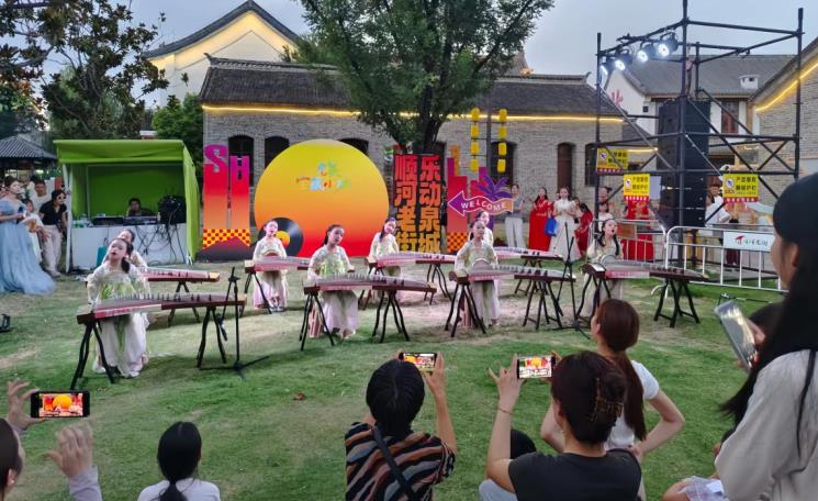 順河老街草坪音樂會。趙懷勇供圖