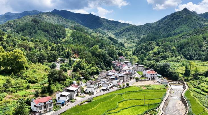 安徽太湖湯泉鄉龍潭古寨煥新顏。