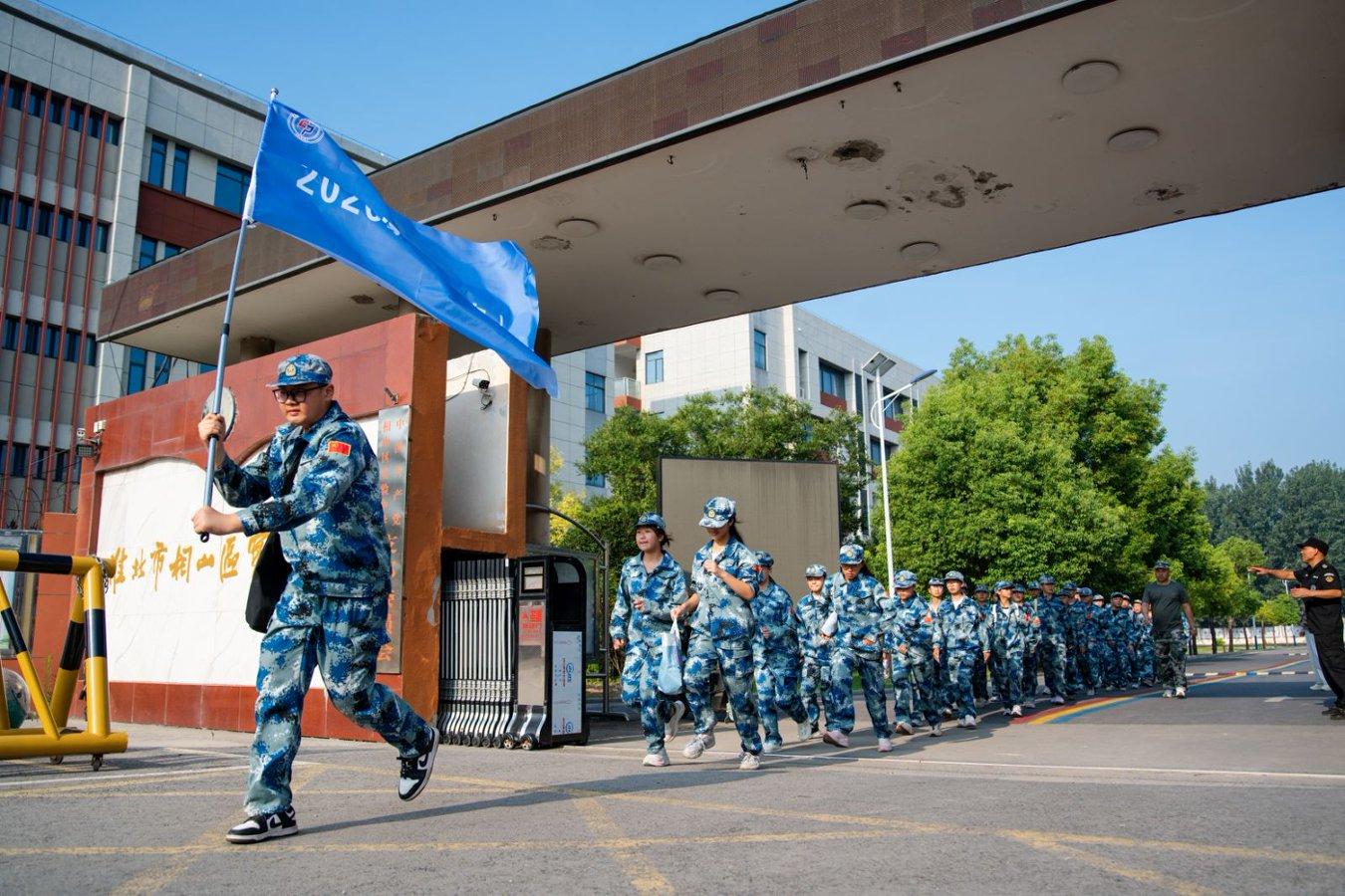 军训正当时，迷彩砺初心。尹斌摄