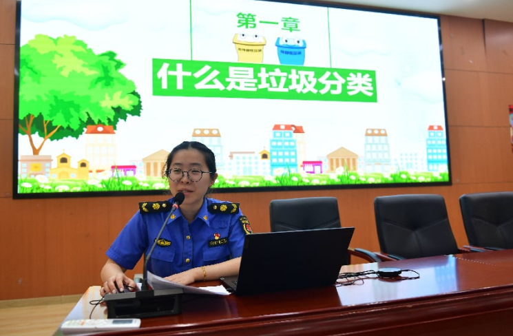 “垃圾分类 你我‘童’行”