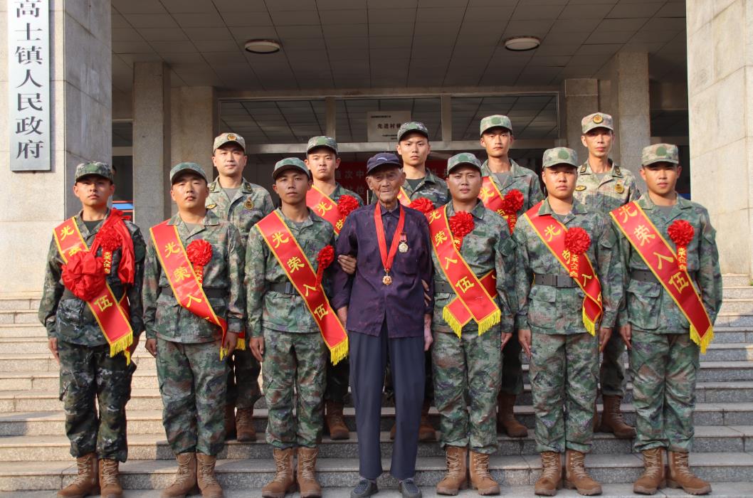 新兵入伍欢送仪式。