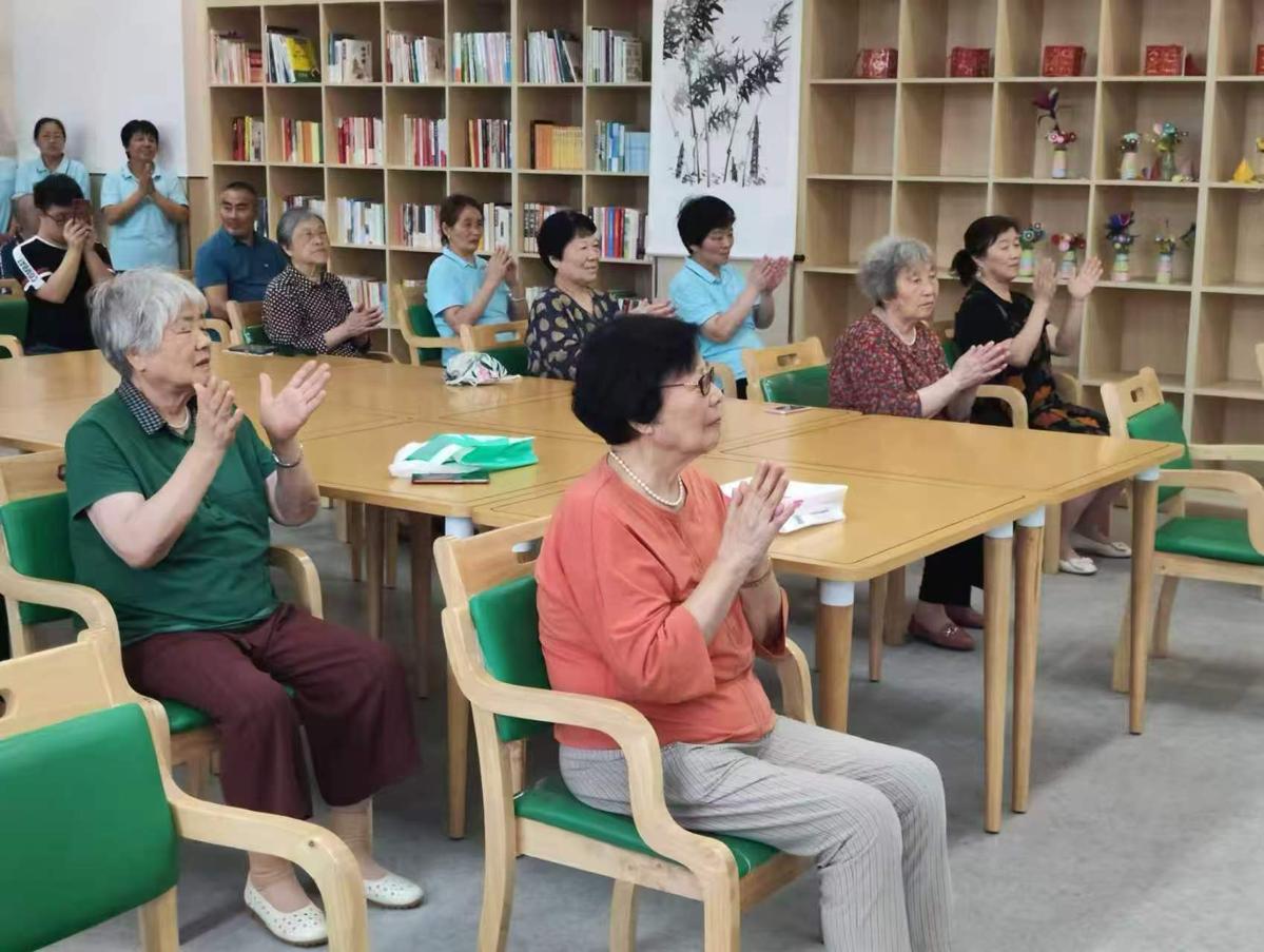 老人們參加活動。受訪者供圖