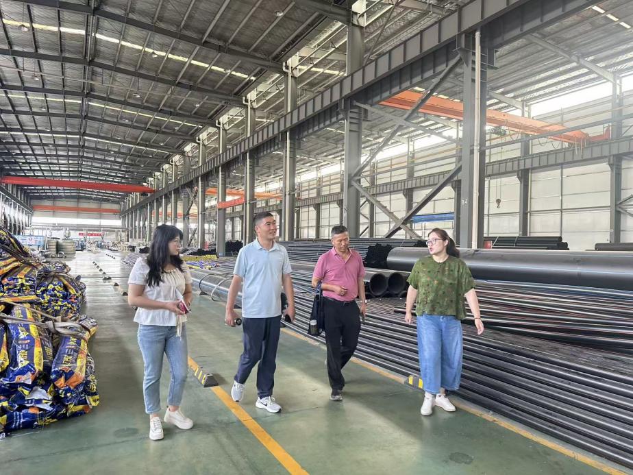 非公黨建指導員走訪調研萬安環境。孟瑩瑩攝