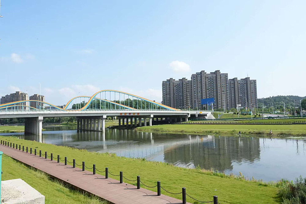 龍眠河彩虹橋。