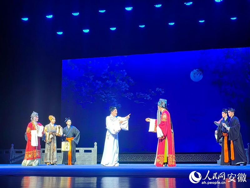 开幕式演出。人民网记者 高飞跃摄