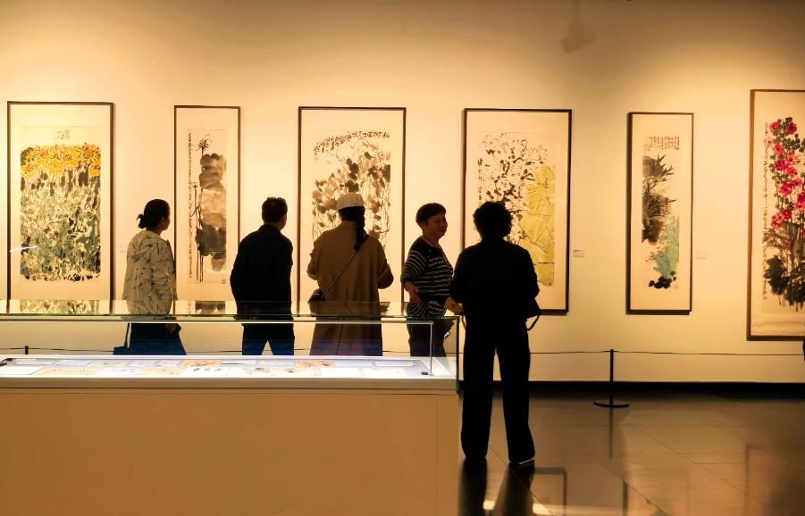 王守志画展。