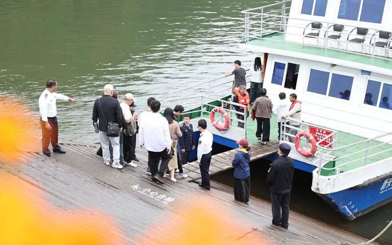 歙縣：新安江水引客來 海事護航暢出行
