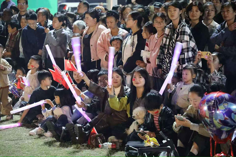 太和老街夜市文旅活動人氣爆棚。太和縣委宣傳部供圖