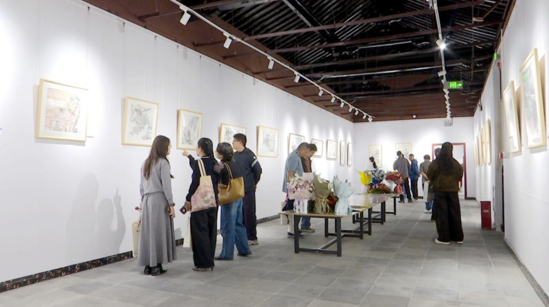“家山回望——王峰中国画展”展览现场。
