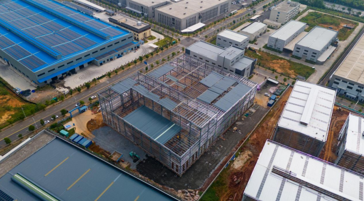 智能低碳资源化利用新材料示范项目建设加速推进。