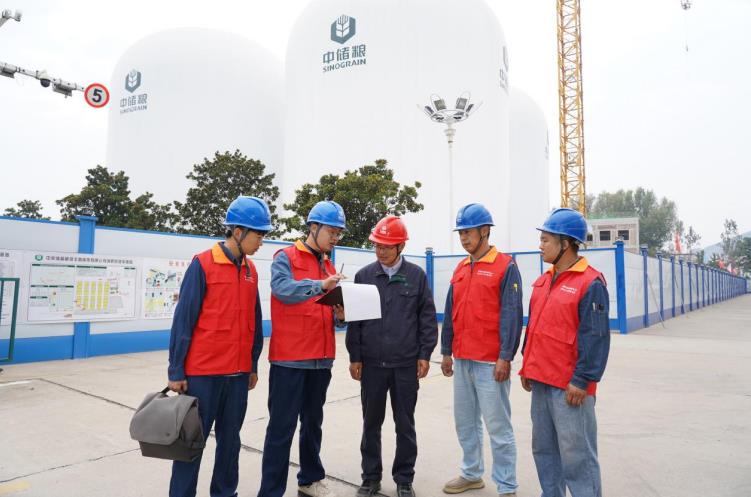 現場摸排用電需求。王磊攝