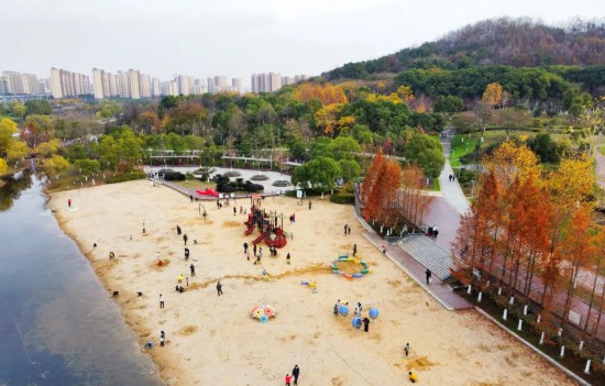 神山公园沙滩区。杨大伟摄