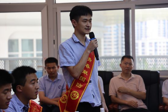 考取军事公安类院校的合肥一中学子发言。瑶海区委宣传部供图